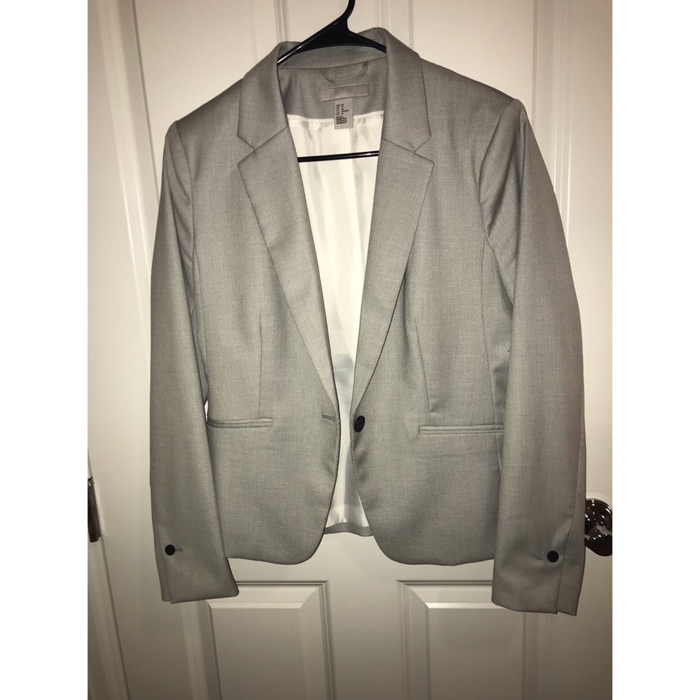 Gray fitted blazer